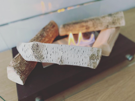 Dekorativt kløvet træ.